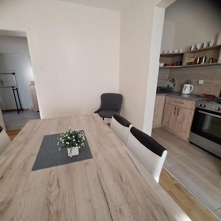 Haus Apartman Zajecar M&L Habitación foto